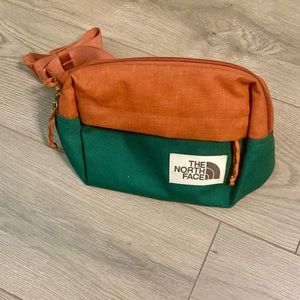 The North Face Lumbar Pack Picante Red Dark Heather/Night Green Fanny pack
